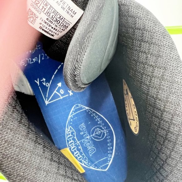 Reebok Question Mid Men's Basketball Sneaker Shoe Limited Minions Gru Lab FW7548 - Picture 6 of 12